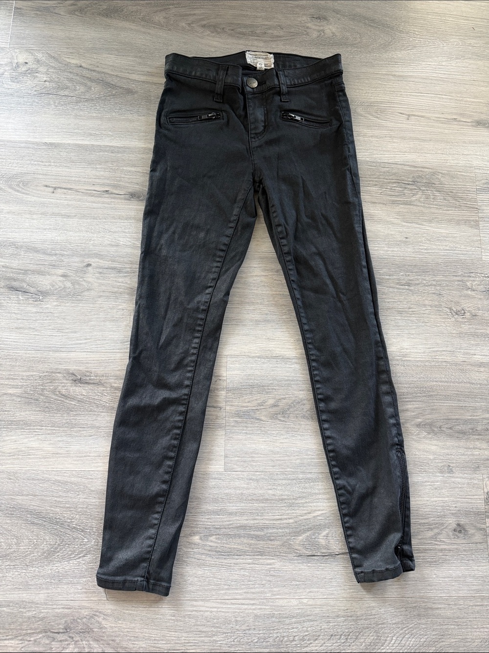Current/Elliott Black Skinny Jeans with Zip Pocket Detail size 0